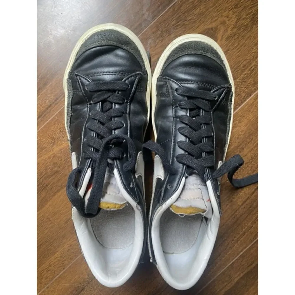 Nike 4 black casual sneakers